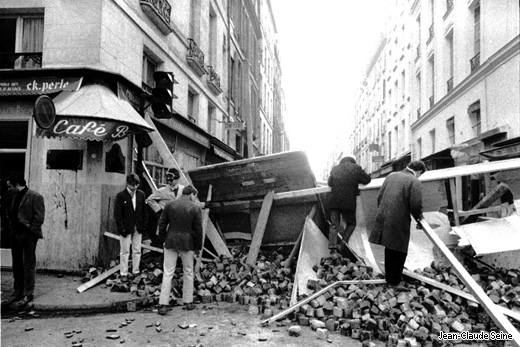 Mai 68 - Paris - Barricades et pavs
