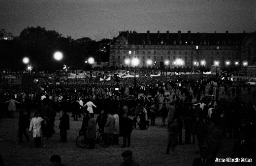 Mai 68 - Paris - Manifestation aux invalides