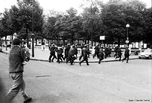 Mai 68 - Paris - Thetre de la Gat Lyrique